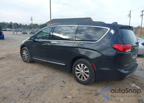 2017 Chrysler Pacifica Touring-L z USA, uszkodzony, nr VIN 2C4RC1BG1HR788061